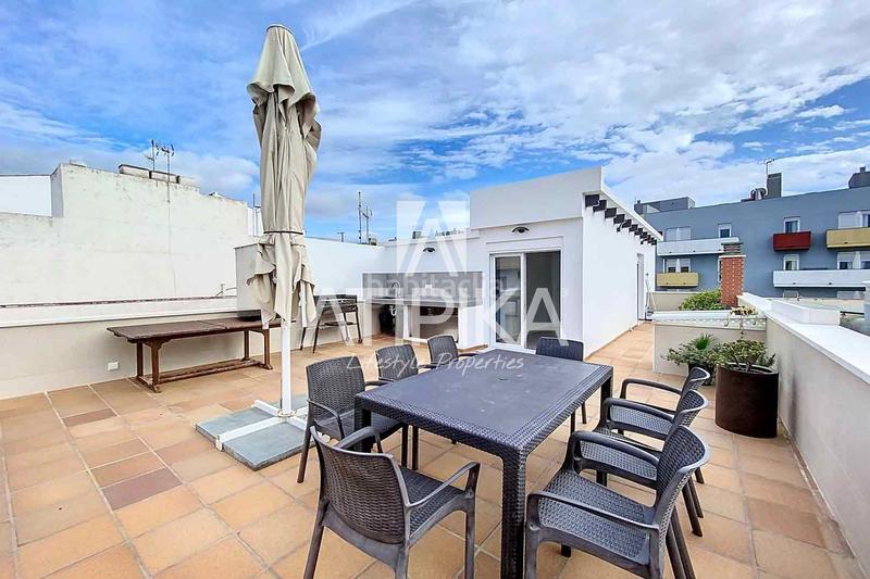 Foto 62b93df8-338b-425f-8297-7d67e608d697. Casa  en venta de dos plantas y garaje en mahón en Maó