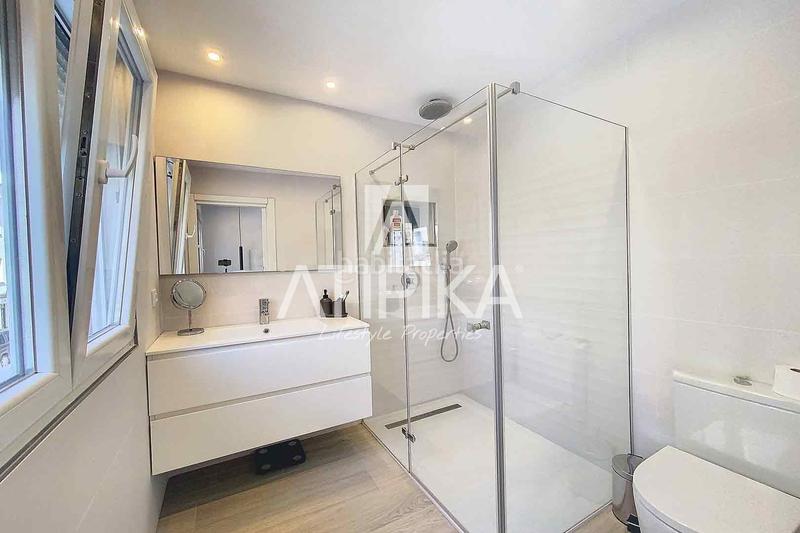 Foto 6e5ae146-8b2e-4b5d-b72f-6cb1c6d3e593. Casa  en venta de dos plantas y garaje en mahón en Maó
