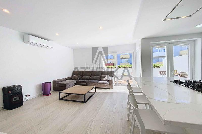 Foto 805af6ef-9890-412f-80d9-9f1aedb863f6. Casa  en venta de dos plantas y garaje en mahón en Maó