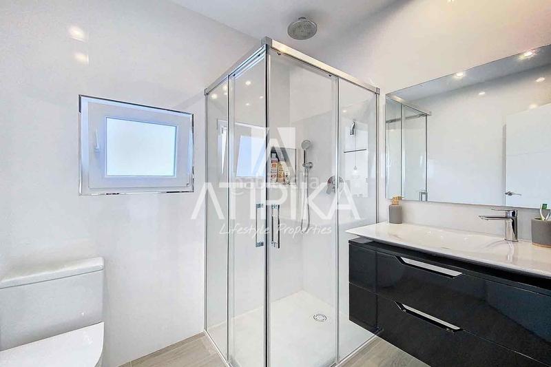 Foto 8404ec88-2701-42a5-acf8-ad132dd2f0de. Casa  en venta de dos plantas y garaje en mahón en Maó