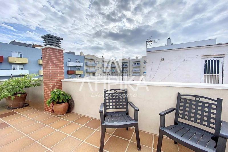 Foto 8837a67e-cf5d-47a0-aa12-7dc2efd63205. Casa  en venta de dos plantas y garaje en mahón en Maó