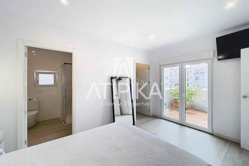 Foto b53c3dc0-01a9-4767-9280-03808b3d92fa. Casa  en venta de dos plantas y garaje en mahón en Maó