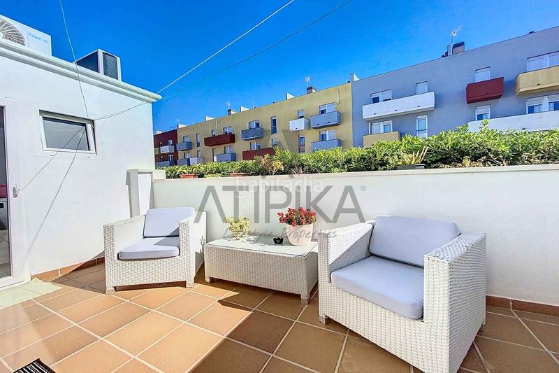Foto edcf9372-5986-4ea0-85d4-10e9194c2bee. Casa  en venta de dos plantas y garaje en mahón en Maó