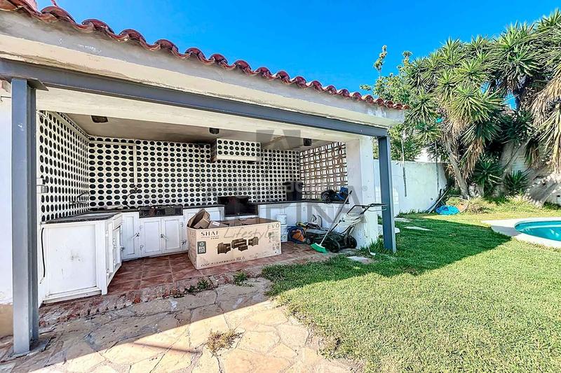 Foto 768c214a-25b2-4e75-9ce8-eb9fca15c712. Casa con parcheggio piscina in Lluminetes Castelldefels