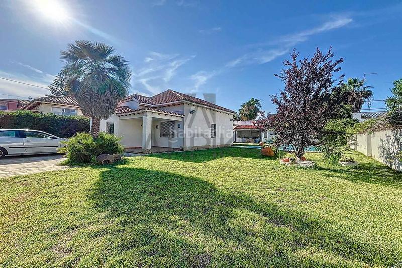 Foto 7f93bbdd-546b-4ac7-ba5e-bf739dc93e69. Casa con parcheggio piscina in Lluminetes Castelldefels