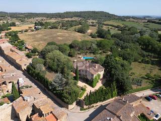 Masia  Sant sebastian. Masia palacete de 900m2 con licencia de hotel y 23.804m2 de terr