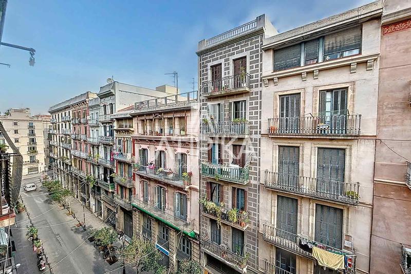 Foto 8d6d1950-59b6-4732-a8b0-c783ba3979f9. Miete etagenwohnung in St. Pere - Sta. Caterina - El Born Barcelona