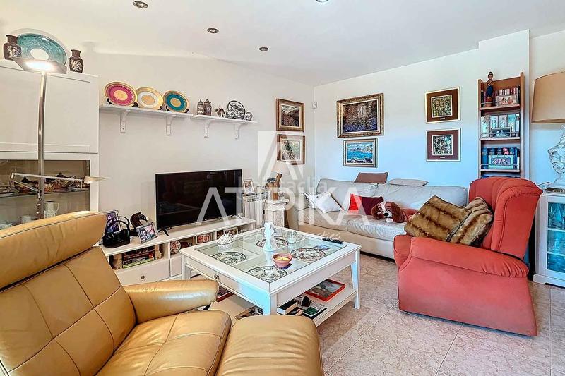 Foto 1fa4a613-e857-4384-bc8e-44d368328186. Casa  en venta con piscina privada en Can Roca en Castelldefels