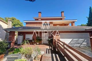 Haus in Can Roca. Casa en venta con piscina privada en can roca