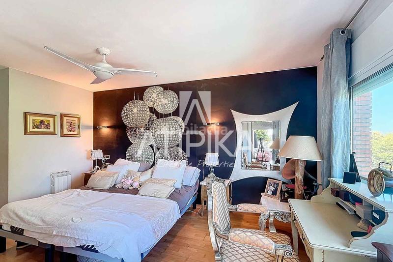 Foto 6d58897f-e6c7-4fac-a5d3-6b1671e72270. Casa  en venta con piscina privada en Can Roca en Castelldefels