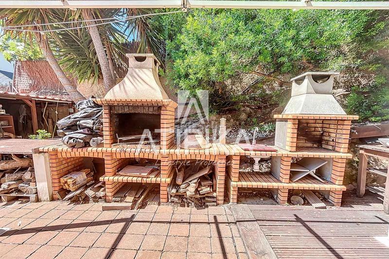 Foto c6699923-2867-44db-a1bf-3c1e15558ea7. Casa  en venta con piscina privada en Can Roca en Castelldefels