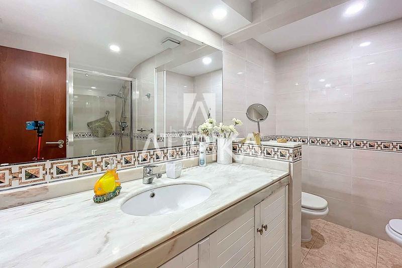 Foto d54645f6-df7f-409a-b906-9007fcf29b99. Casa  en venta con piscina privada en Can Roca en Castelldefels