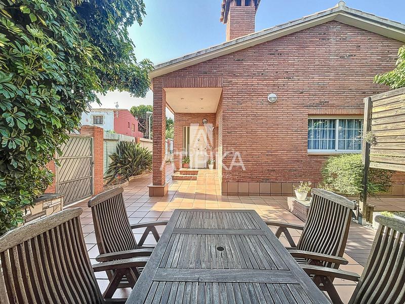 Foto 46f73ab4-02ce-4abe-91a2-7909c9440776. Appartement avec parking dans Zona Alta Premià de Mar