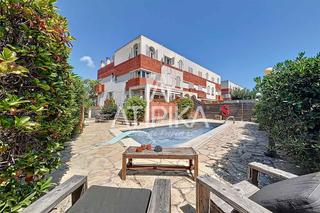 Lloguer Casa a Can Bou. Chalet en alquiler con piscina en can bou