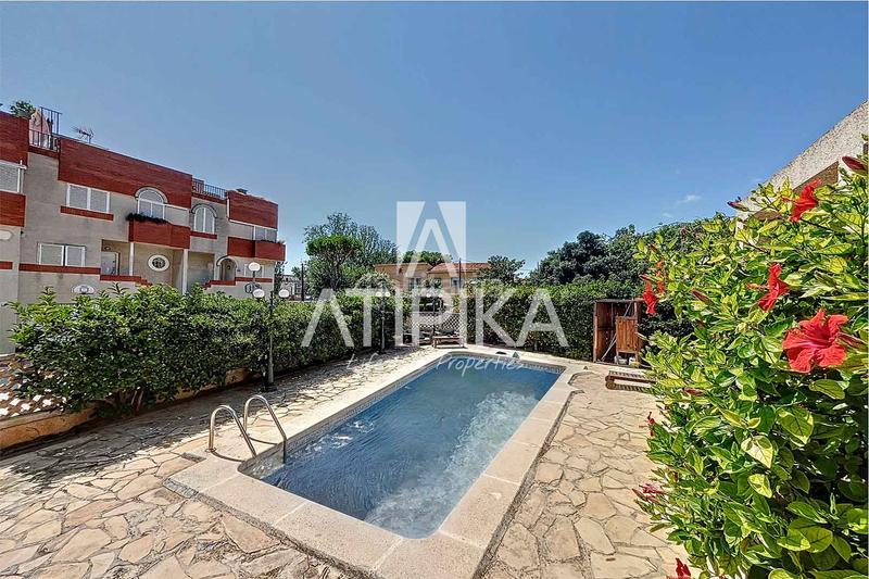 Foto 649a99b0-dc45-4543-9831-b9a5f21faf94. Alquiler casa chalet en alquiler con piscina en Can Bou en Castelldefels
