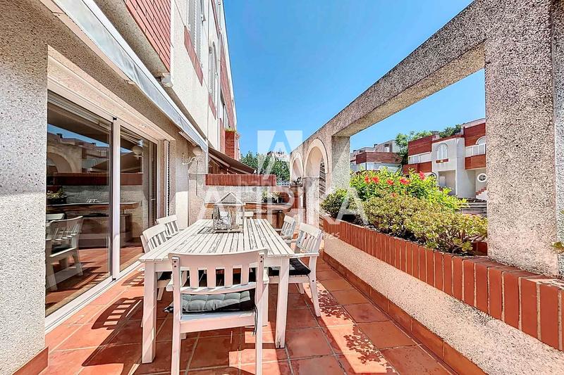Foto b1ec0cbf-1df6-4cd7-8636-878d0b070e6b. Alquiler casa chalet en alquiler con piscina en Can Bou en Castelldefels