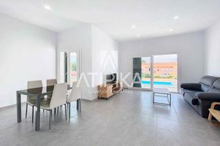 Maison à Son Bou-Sant Jaume. Chalet a estrenar con piscina en venta en son bou