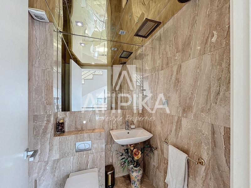 Foto caf35df3-7dcf-4b73-aecc-36c4447a42eb. Affitto casa con riscaldamento parcheggio piscina in Castelldefels