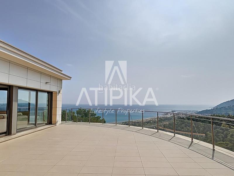 Foto e10dcd8a-d8ad-4456-997f-dfd3e7d98c12. Lloguer casa amb calefacció aparcament piscina a Castelldefels