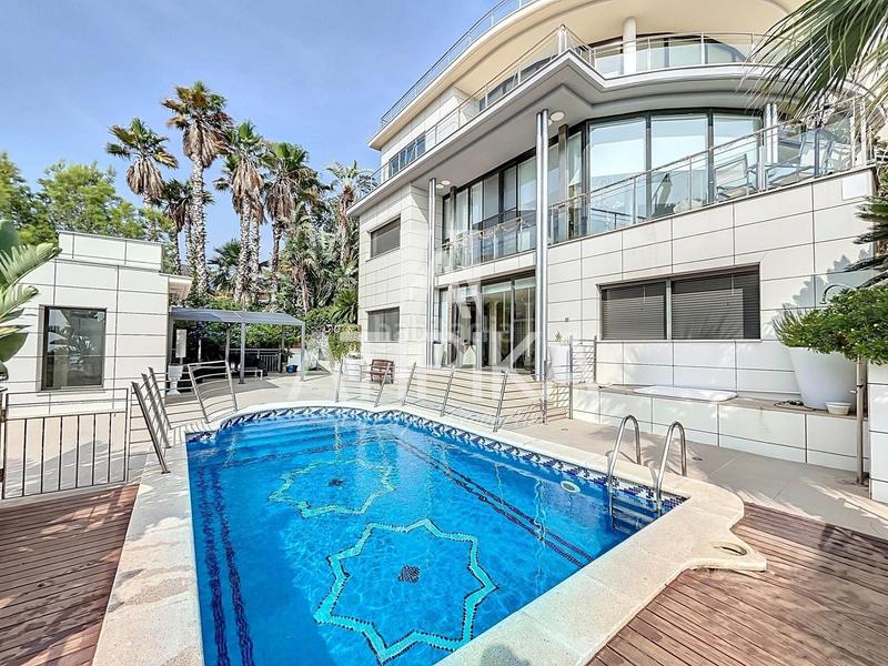 Foto c7fd009d-2d27-4f16-a25a-c99d247714d6. Rent house with heating parking pool in El Poal Castelldefels