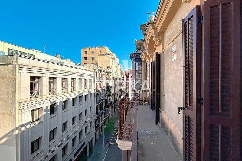 Foto bc124e32-8ce9-446a-a41e-82a8ab651390. Alquiler piso  en alquiler temporal junto a plaça universitat en Barcelona