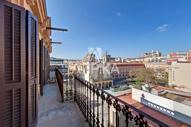 Foto eec01468-db73-496e-85d0-7a803d99d08b. Alquiler piso  en alquiler temporal junto a plaça universitat en Barcelona
