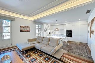 Location Appartement à L´Antiga Esquerra de l´Eixample. Piso en alquiler temporal junto a plaça universitat