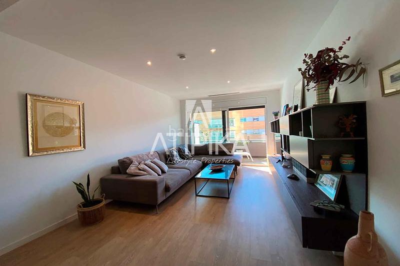 Foto 6a7b8b94-3357-45fe-b173-8194bf71bf43. Location appartement avec piscine dans Poblenou Barcelona