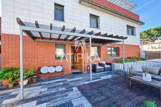 Maison à La Pineda. Casa familiar con piscina, solárium y garaje privado