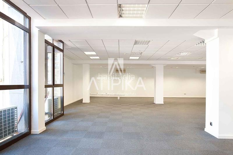 Foto 8273edbc-ef1e-40d9-8006-0ba679c5b175. Lloguer oficina a Sant Antoni Barcelona