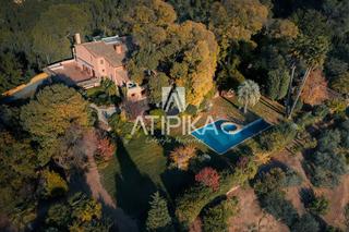 Casa a Gelida. Masía rural histórica en venta de 1000m construidos y 12.000m de