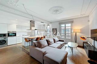 Miete Etagenwohnung in Dreta de l´Eixample. Espectacular piso en alquiler temporal junto a la plaza universi