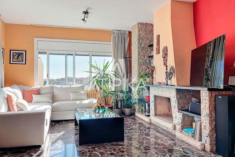 Foto 076b5020-f8f2-48db-a3cc-11c1c5e00774. Penthouse with heating parking in Centre Castelldefels