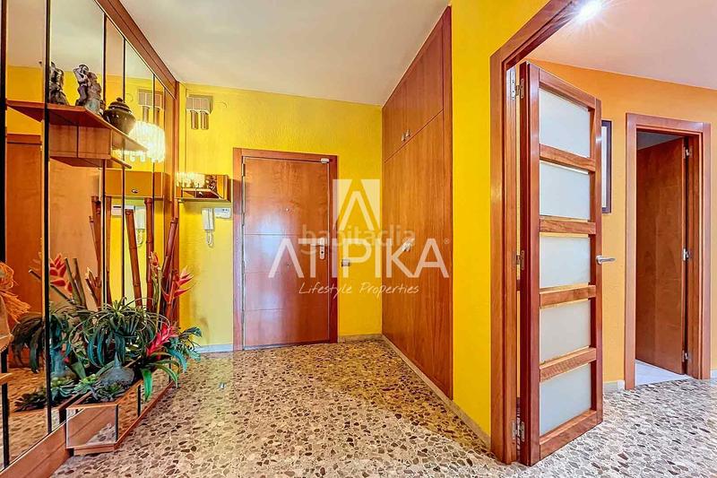 Foto 224b214f-deaa-417e-8bf6-b5115cee45b5. Penthouse with heating parking in Centre Castelldefels