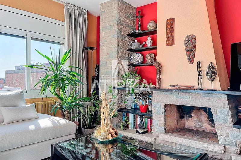 Foto 2845b128-06ec-4388-ac4c-1cc3cb0d5a5f. Penthouse with heating parking in Centre Castelldefels