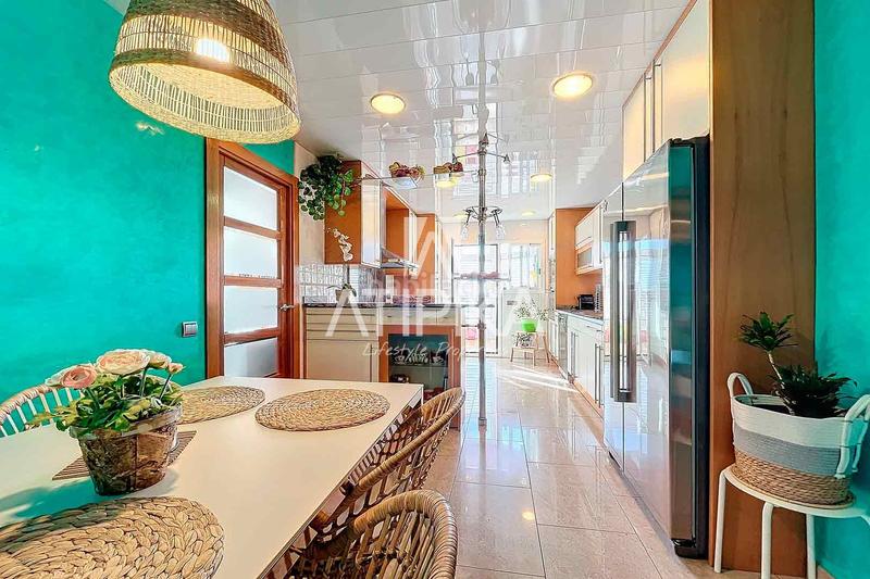 Foto 82d886c3-2f59-400c-8a85-58cac1e26c60. Penthouse with heating parking in Centre Castelldefels