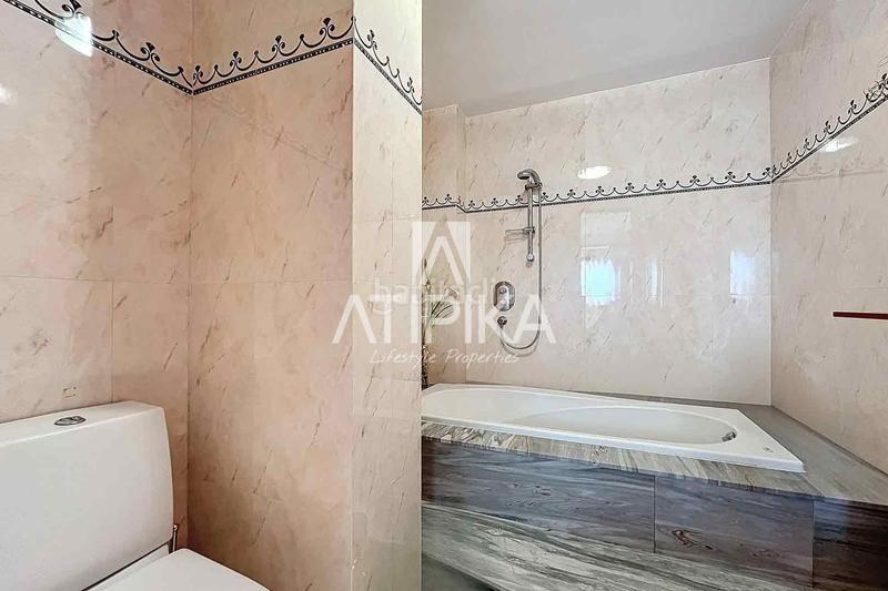 Foto e0960d4d-7d55-4d13-b08d-4c8e3abba72c. Penthouse with heating parking in Centre Castelldefels