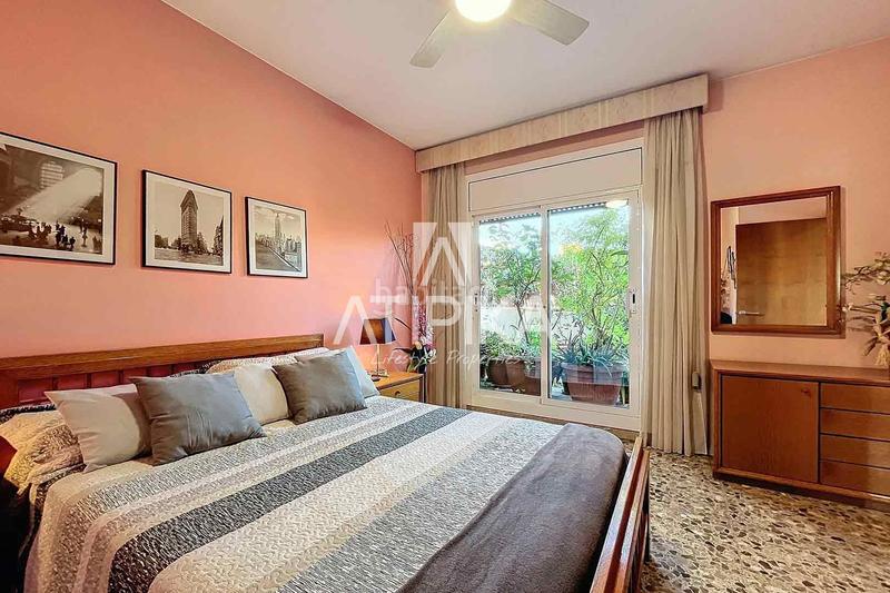 Foto f1b00a98-52b7-4352-9255-7183d8fd797b. Penthouse with heating parking in Centre Castelldefels