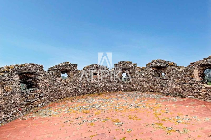 Foto 0cba2e5a-0801-48c4-a093-7702c1361e59. Piso finca histórica con masía y torre del siglo xvi en venta en la costa de girona en Roses