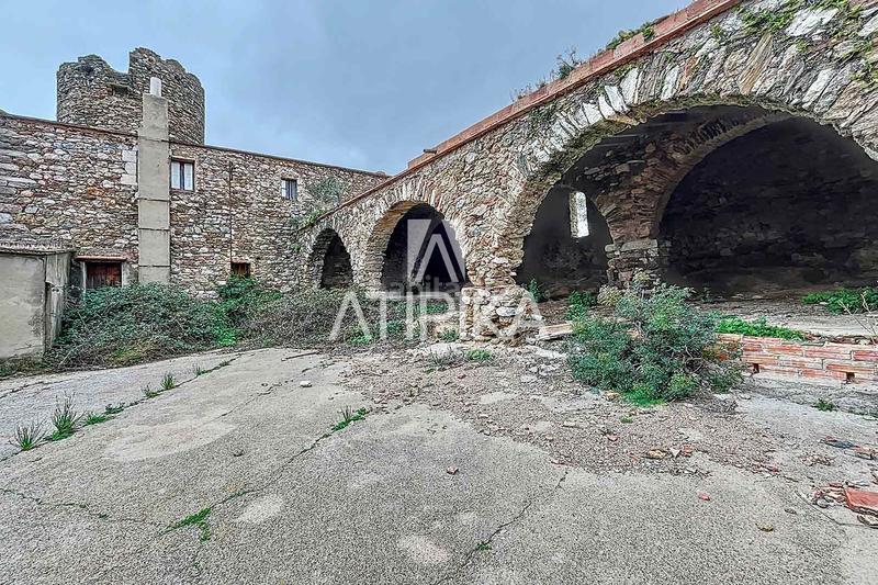 Foto 70a1af95-66b7-41bb-a7b0-19bd190c290b. Piso finca histórica con masía y torre del siglo xvi en venta en la costa de girona en Roses