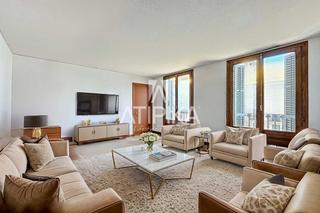 Etagenwohnung in Dreta de l´Eixample. Piso en venta a reformar en rambla catalunya