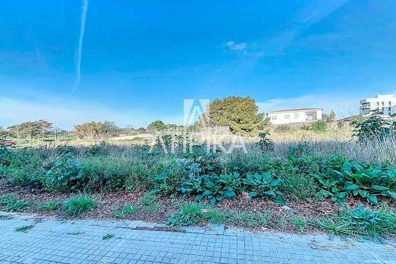 Foto c0dd588b-f7b3-4cd1-8581-6e87f3f0045f. Terreno residencial terreno en venta en la collada en Vilanova i la Geltrú