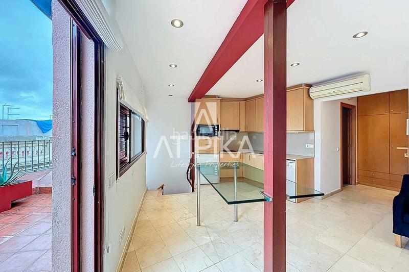 Foto f8a76835-e692-4b2e-a93e-c7236b095c05. Alquiler oficina dúplex en alquiler junto a plaça catalunya en Barcelona