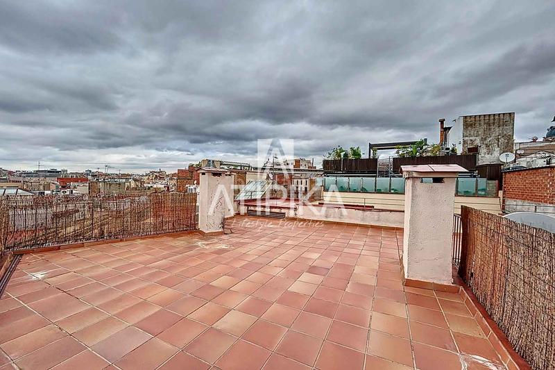 Foto 2d33459e-5f91-4454-9438-b557e682cd9a. Rent office space in Dreta de l´Eixample Barcelona