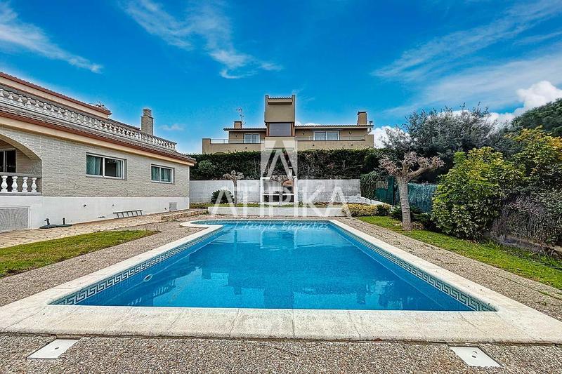 Foto 9850de0b-4406-425c-815c-7366e8cee60a. Haus mit heizung pool in Montgoda Lloret de Mar
