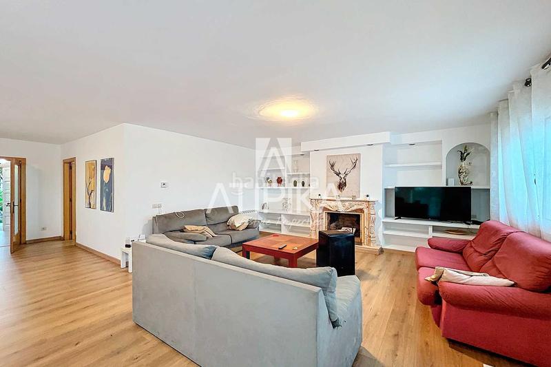 Foto e525c281-4b71-46df-9229-0abdc4165736. Haus mit heizung pool in Montgoda Lloret de Mar