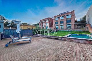 Casa a Sant Gervasi - Bonanova. Casa en venta con jardín y piscina en calle benedetti