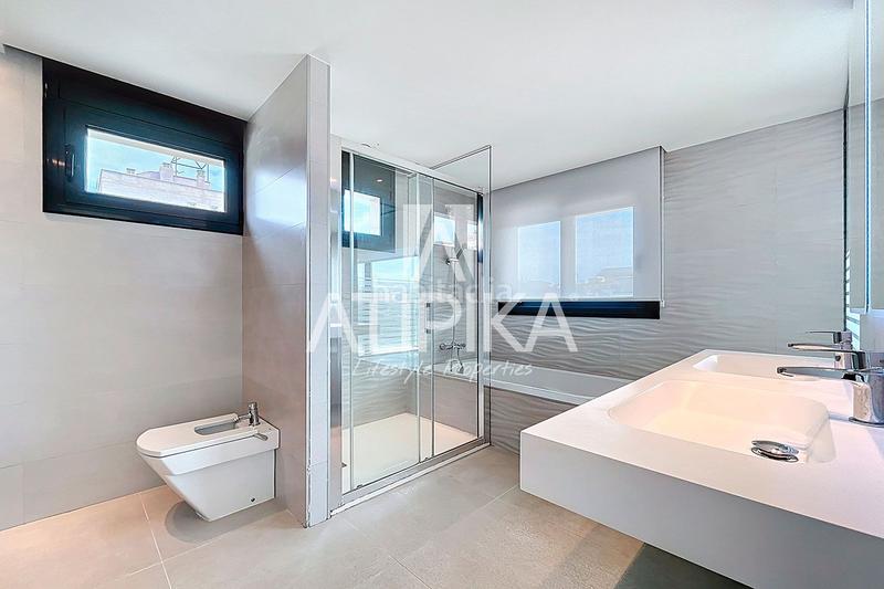 Foto 3f2bddca-5867-4995-904f-2acbbe1c8a8d. Alquiler casa  independiente con piscina en Montmar bajo en Castelldefels