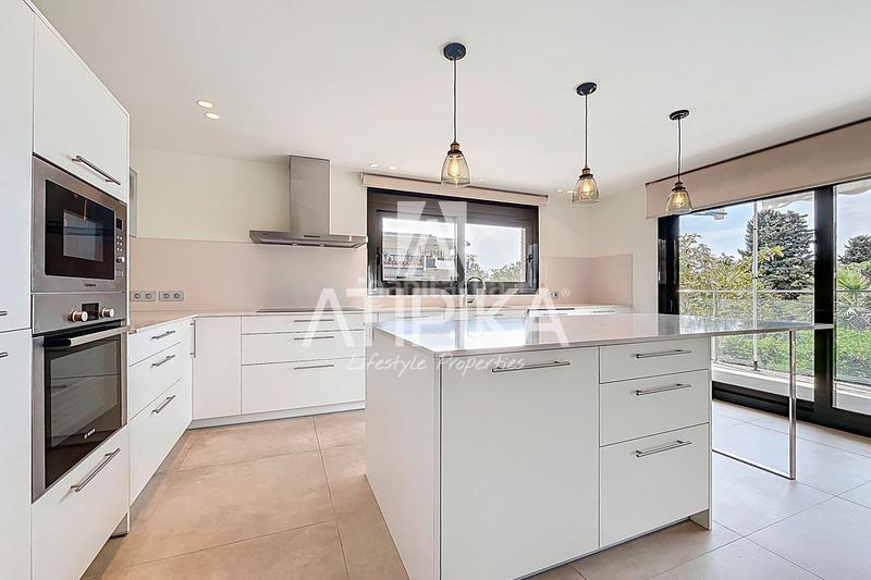 Foto 12d2a32b-b2de-41fa-8781-b1deed551008. Rent house with heating parking pool in Montmar Castelldefels