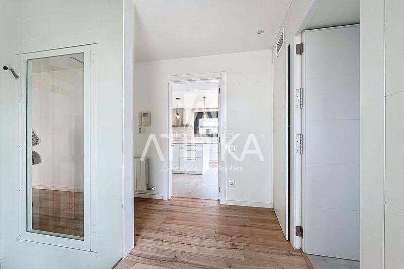 Foto 72b328b9-433c-4b02-80f7-6ac1cc4bb989. Rent house with heating parking pool in Montmar Castelldefels